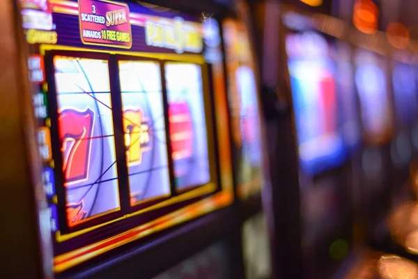 bengbeng live-dealer table with multiple camera angles and VIP player interface